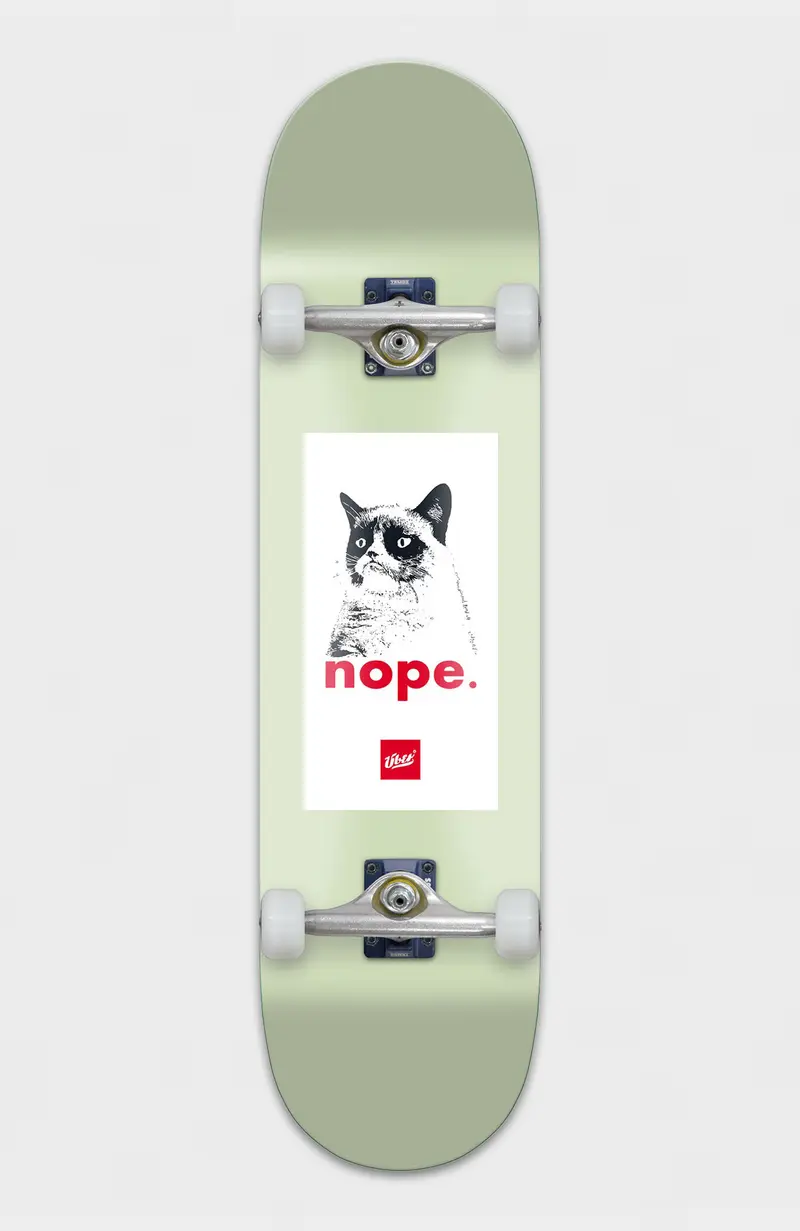 Grumpy Cat, Skateboard 4-Star Complete